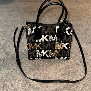 Michael kors Mercer MD Graphic logo messenger bag
